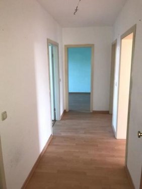 Chemnitz 2-Zimmer mit Tageslichtbad und Laminat in ruhiger Lage! Garten im Hinterhof und EBK mgl. Wohnung mieten