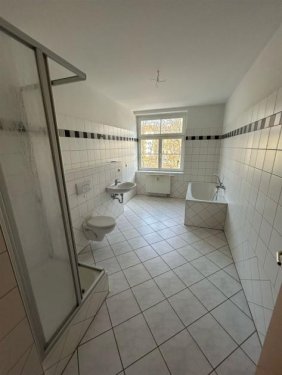 Chemnitz Suche Immobilie Große 3-Zimmer mit Wanne, Dusche, AR, neuem Laminat und Balkon in ruhiger Lage! Wohnung mieten