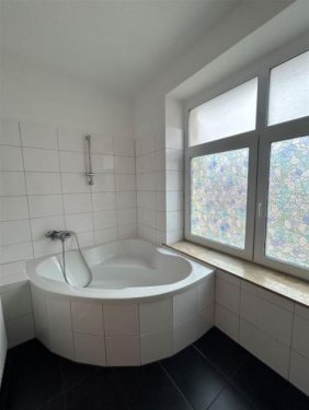 Chemnitz Günstige Wohnungen Großzügige 2-Zimmer mit Laminat und Eckwanne in guter Lage Wohnung mieten