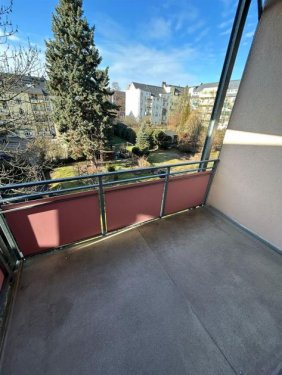 Chemnitz Immobilien Inserate Riesen 2-Zimmer mit großer Kü., Wanne und Balkon zum Toppreis! EBK mgl. Wohnung mieten