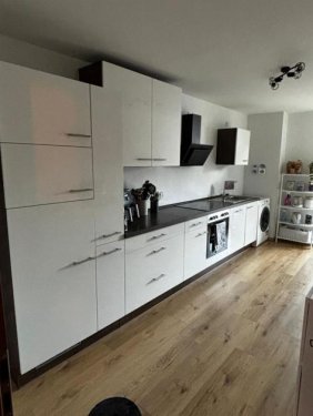 Chemnitz Immobilien Inserate Zweitbezug nach Sanierung! 4-Zimmer mit Wanne, Balkon und Laminat in zentraler Lage! EBK mgl. Wohnung mieten