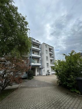 Chemnitz Immobilien 2-Zi. mit sonnigem Balkon, Laminat, Dusche, SP und EBK in ruhiger Lage! Wohnung mieten