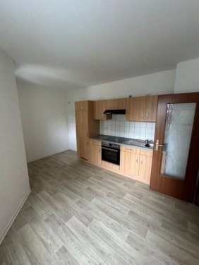 Chemnitz Immobilienportal 500 Euro Einzugsbonus! Einbauküche! 2-Zi. mit neuem Boden, Wanne, Stellplatz und Riesenwohnzimmer Wohnung mieten