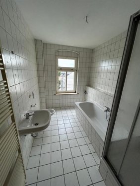 Chemnitz Suche Immobilie Am Park! Großzügige 3-Zi. mit Aufzug, Laminat, Wanne und Dusche! EBK mgl. Wohnung mieten