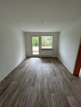 Chemnitz Terrassenwohnung EBK mgl.! Frisch renov. 2-Zi- mit Balkon, Wanne & Laminat in ruhiger Lage! Wohnung mieten