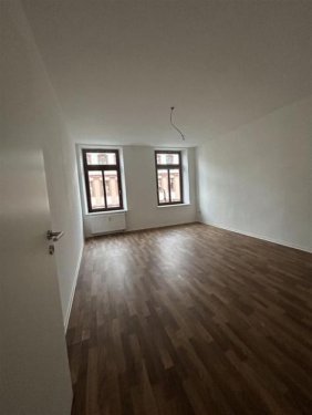 Chemnitz Immobilienportal Gemütliche 3-Zimmer mit Laminat, EBK, Balkon und Wannenbad! Wohnung mieten