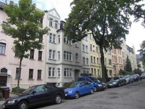 Chemnitz Immobilienportal Sehr große 2-Zimmer mit 27 m²-WoZi, Wannenbad, EBK Abstellraum und Riesenbalkon! Wohnung mieten