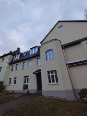 Chemnitz Immobilien Große 3-Zimmer mit Laminat, Wintergarten und Wanne in ruhiger Lage Wohnung mieten