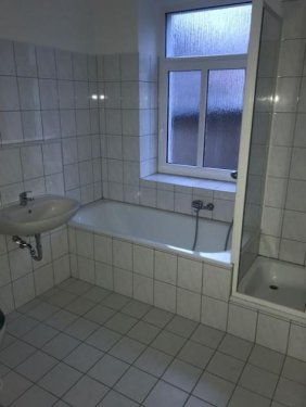 Chemnitz Immobilien Kompakte 4-Zimmer mit Wanne, Dusche, Laminat, Stellplatz und sep. WC zum Toppreis! Wohnung mieten