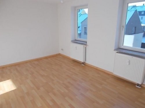 Limbach-Oberfrohna Wohnungsanzeigen Kleinstwohnung! DG 1-Zimmer mit Pantryküche und Laminat im Zentrum * Wohnung mieten