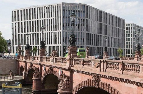 Berlin Gastronomie Ablösefrei: Einzigartige Gastronomie Leerfläche in Bürokomplex an der Spree Gewerbe mieten