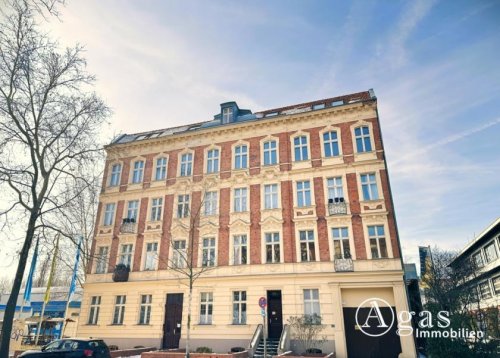 Berlin Wohnungsanzeigen befristeter Erstbezug 3-Zimmer-Dachgeschosswohnung mit Weitblick im denkmalgeschütztem Dachausbau Wohnung mieten