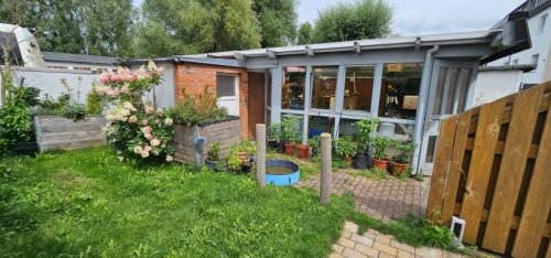 Rostock Wohnung Altbau WG-fähige 3-Zimmer-Wohnung im 1.OG mit Einbauküche (gegen Ablöse) und KFZ-Stellplatz im Carport Wohnung mieten