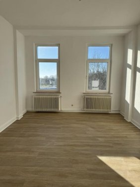 Emden Provisionsfreie Immobilien 3 Zimmer-Wohnung mit Blick auf den Ems-Jade-Kanal Wohnung mieten