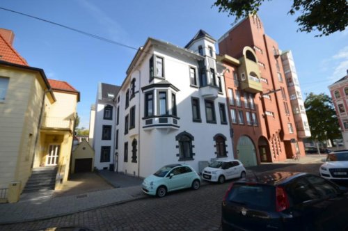 Bremerhaven Immobilien Inserate "An der Allee" Helle Stadtvillawohnung mit Fussbodenheizung Wohnung mieten