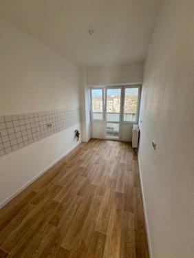 Magdeburg Wohnungen Wohnen im grünen, schöne 4-R-Wohnung mit BLK.3.OG ca.80,00m2 zu vermieten In MD -Stadtfeld Ost Wohnung mieten