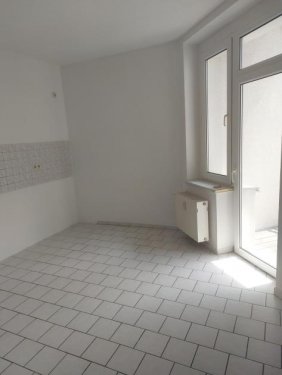 Magdeburg Wohnung Altbau Preiswerte schöne 3-R-Wohnung im 2.OG 76,05m2 mit Balkon   
zu vermieten..! Wohnung mieten