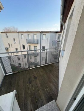 Magdeburg Inserate von Wohnungen Wohnen über der Stadt 3-R-Wohnung in MD-Sudenburg san.Altbau im DG. ca.78 m² mit BLK. zu vermieten. Wohnung mieten