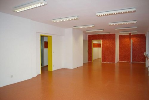 Erkrath Suche Immobilie Praxis / Callcenter / Bürofläche ca 230m² in Erkrath Unterfeldhaus. Erweiterbar bis zu 500m² Gewerbe mieten