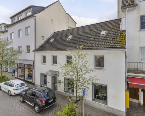 Ratingen Günstiges Büro Provisionsfrei: Praxisfläche/Ladenlokal mit Büro und Wohnung in Rtg.-Mitte Gewerbe mieten