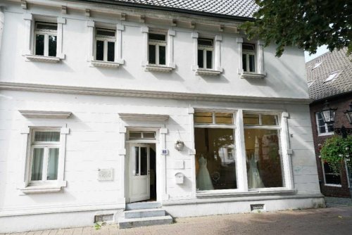 Ratingen Immobilienportal Ratingen-Fußgängerzone: Repräsentative Gewerbefläche in historischem Haus Gewerbe mieten