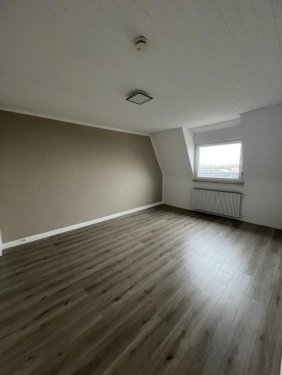 Mülheim an der Ruhr 1-Zimmer Wohnung 2-Zimmer DG-Wohnung in zentraler Lage von Mülheim Broich - für max. zwei Personen Wohnung mieten