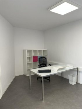 Köln Suche Immobilie Köln - 2er Gruppe oder einzelner Schreibtischarbeitsplatz - All-In-Miete Gewerbe mieten