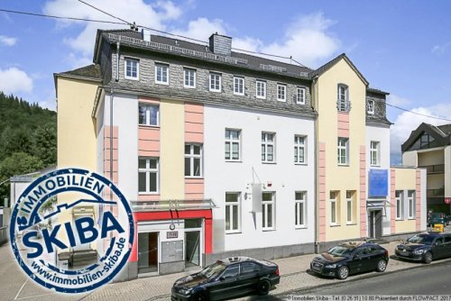 Adenau Gewerbe Immobilien Teilbare Praxis- oder Büroräume im Erdgeschoss des repräsentativen alten Postamtes in Adenau Gewerbe mieten