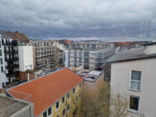 Saarbrücken Günstiges Büro Gebrauchstüchtige Büro-/Praxisfläche in sehr gepflegtem Bürohaus mit PKW-Stellplatz im Gebäude Gewerbe mieten