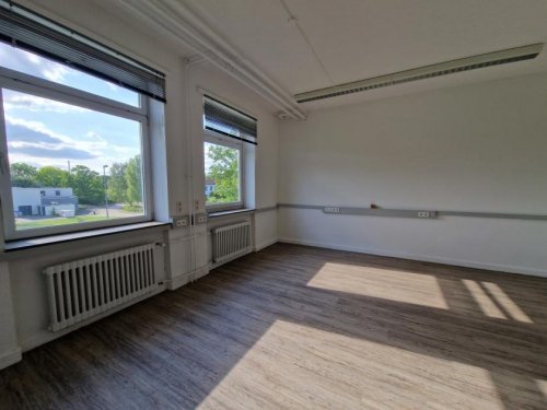 Bexbach Gewerbe Immobilien Ruhige, helle sehr ordentliche Büroflächen (1.OG, rechts) Gewerbe mieten
