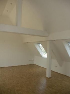 Nürnberg Mietwohnungen N-St. Peter: 4-Zi-Dachterrassen-Whg. (4. OG oh. Lift), neu saniert, Parkett, Eckwanne, Dusche Wohnung mieten