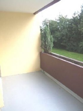 Fürth 3-Zimmer Wohnung FÜ-Burgfarrnbach: 3-Zi-Whg. (1. OG), große Loggia, TG optional, Blick ins Grüne Wohnung mieten