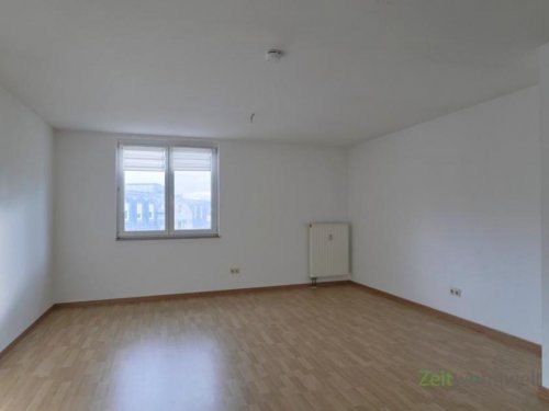 Meiningen Wohnungsanzeigen (12536_24) MGN: moderne 2-Zimmer-Wohnung mit Laminatböden im Dachgeschoss, Hausmeisterdienste inklusive Wohnung mieten