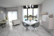 Dehesa de Campoamor Exklusive Villen mit 2 - 3 Schlafzimmern, 2 Bädern, Dachterrasse und Privatpool nur 600 m vom Strand Haus kaufen