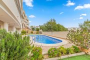 Orihuela Costa Appartements mit 2 Schlafzimmern, 2 Bädern, Klimaanlage, Kfz-Stellplatz und Gemeinschaftspool inmitten dreier Golfplätze