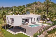 Orihuela Costa Luxusvillen mit 3 Schlafzimmern, 3 Bädern, Gäste-WC, Klimaanlage und Privatpool in der fantastischen Golfanlage Las Colinas