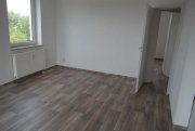 Leuna Gemütliche und gut vermietete 2-Zimmer mit Terrasse, Wanne, Dusche und Stellplatz in ruhiger Lage! Gewerbe kaufen