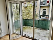 Plauen Schöne 2-Raum-Wohnung mit Balkon, EBK und Tageslichtbad in Plauen! Vermietet Wohnung kaufen