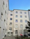 Berlin Bezugsfreie Eigentumswohnungen im Charmanten Altbau in Neukölln
- Fernwärme - Wohnung kaufen