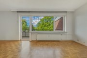 Hamburg HELLE, RUHIGE UND GEPFLEGTE WOHNUNG MIT GROSSEM BALKON NAHE BERNER GUTSPARK MIT PERFEKTER ANBINDUNG! Wohnung kaufen