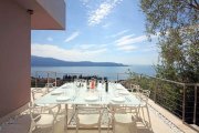 Toscolano Maderno moderne Villa zum Verkauf am Gardasee mit Seeblick-Pool Haus kaufen