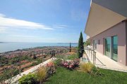 Toscolano Maderno moderne Villa zum Verkauf am Gardasee mit Seeblick-Pool Haus kaufen