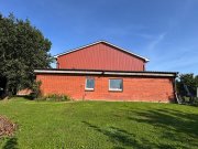 Hennstedt (Kreis Dithmarschen) Verkauf eines ehem. Bauernhauses mit 3 Wohneinheiten, Neubau-Halle und Wiese in Eidernähe Haus kaufen