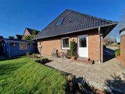 Husum ** Modernisierter und gepflegter Walmdachbungalow in Premium-Lage von Husum ** Haus kaufen