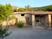 Roussieux Typisch provenzalisches und sehr stilvolles Bauernhaus in den südlichen Hängen der Provence Haus kaufen