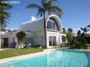 Estepona Villa oberhalb Estepona, ruhig gelegen mit Meerblick Haus kaufen