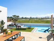 Los Alcázares Villen mit 3 Schlafzimmern, 2 Bädern, Vorinstallation Klimaanlage und Privatpool direkt am Golfplatz von La Serena Golf Haus