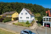 Lohra ++ KRAG Immobilien ++ 2 Wohnungen, Garten, Garage, Stellplatz ++ waldnah Haus kaufen