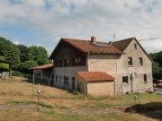 Feldatal Bauernhaus mit Ausbaupotential, Ortsrandlage und Wiesen zur Pacht möglich Haus kaufen