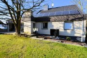 Boffzen ** Energiebedarf 51,4 kWh/(m²a) Kl. B ** PV-Anlage, Wärmepumpe - Wohnhaus mit Doppelgarage Haus kaufen